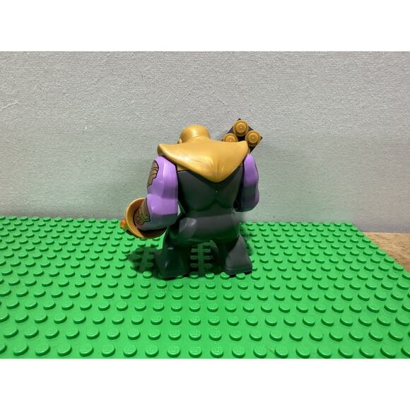 LEGO Marvel Super Hero’s Thanos Minifigure 76131 Big Fig sh576 Near Complete - Picture 5 of 5